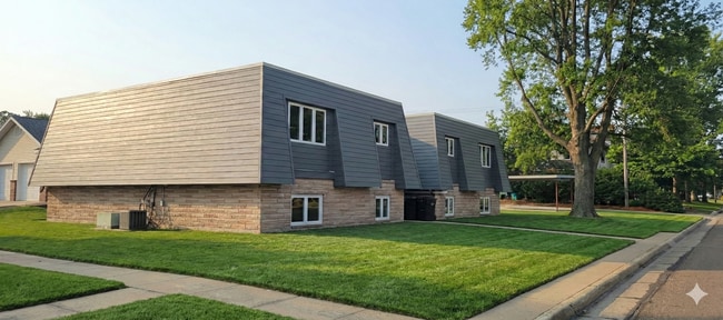 704 S 3rd St, Unit 2