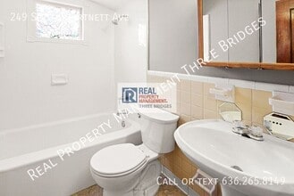 249 S Hartnett Ave in Ferguson, MO - Building Photo - Building Photo