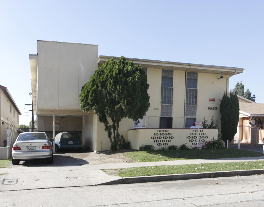 6623 Lemp Ave in North Hollywood, CA - Foto de edificio