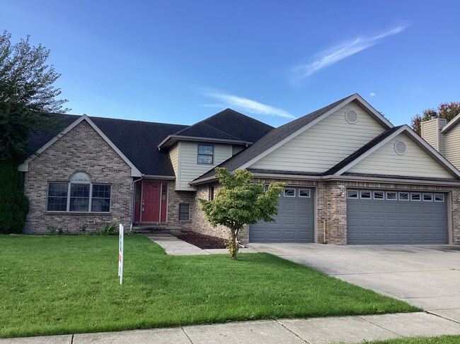 property at 2006 Oak Forest Dr
