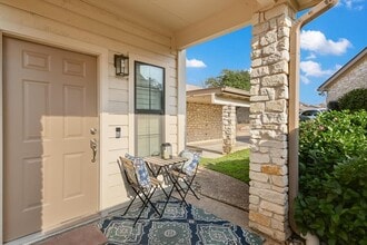 2201 Lakeway Blvd in Lakeway, TX - Building Photo - Building Photo