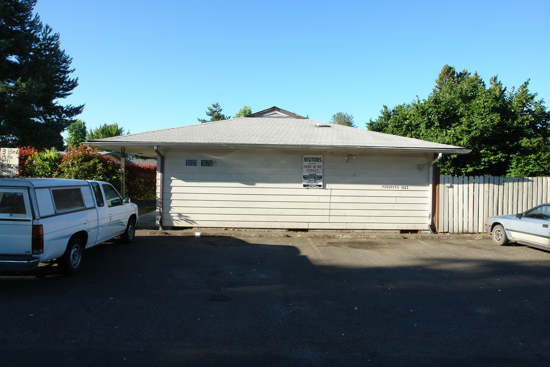 1020-1026 Clearview Ave NE in Salem, OR - Building Photo