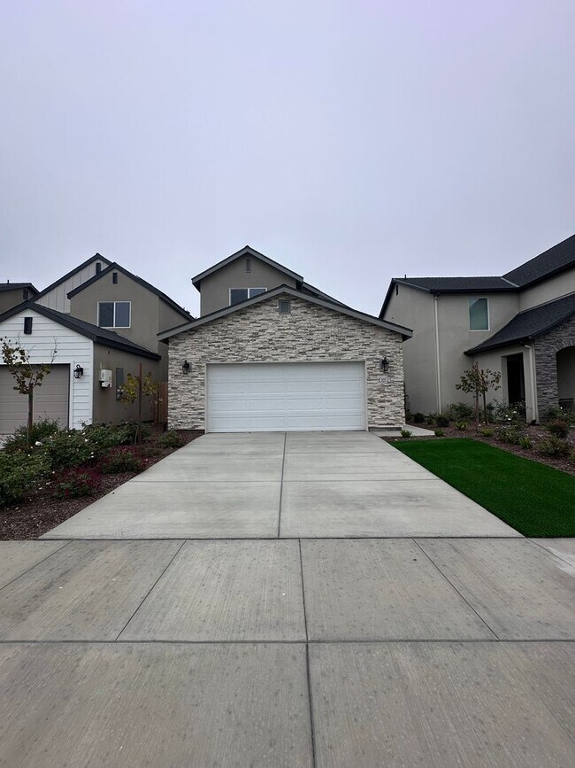 30532 Delancy Rd in Visalia, CA - Building Photo - Building Photo