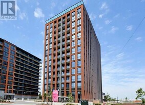 75 The Donway W in Toronto, ON - Building Photo