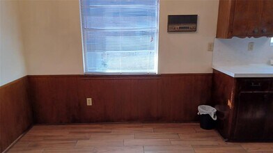 9115 Sharpview Dr in Houston, TX - Building Photo - Building Photo