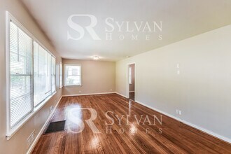 541 Zinnia Ln in Birmingham, AL - Building Photo - Building Photo