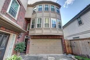 1012 Rochow St in Houston, TX - Building Photo