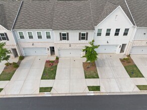 3604 Silvery Wy in Powder Springs, GA - Building Photo - Building Photo