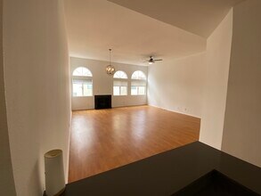 12001 Goshen Ave in Los Angeles, CA - Building Photo - Building Photo