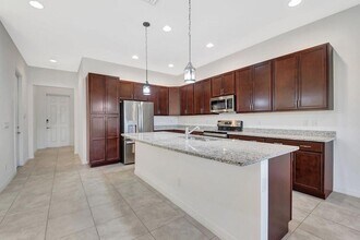 6051 Stonecrest Ct in Haverhill, FL - Building Photo - Building Photo
