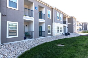 Vista Bella in Lago Vista, TX - Building Photo