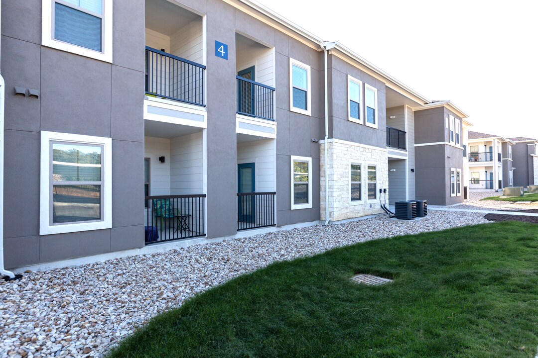 Vista Bella in Lago Vista, TX - Building Photo