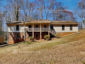 5491 Four Winds Dr SW in Lilburn, GA - Building Photo