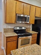 2072 Fostoria Cir, Unit 2072 Fostoria Circle in Danville, CA - Foto de edificio - Building Photo