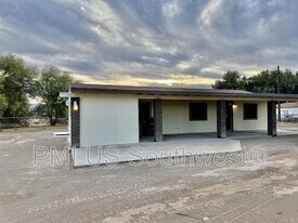 7458 Mountain View Rd in Mohave Valley, AZ - Building Photo