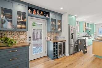 11038 Blix St in North Hollywood, CA - Foto de edificio - Building Photo