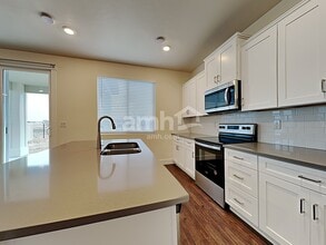 6714 W Spriggel St in Meridian, ID - Building Photo - Building Photo