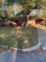 3735 Bridlewood Dr in Montgomery, AL - Building Photo