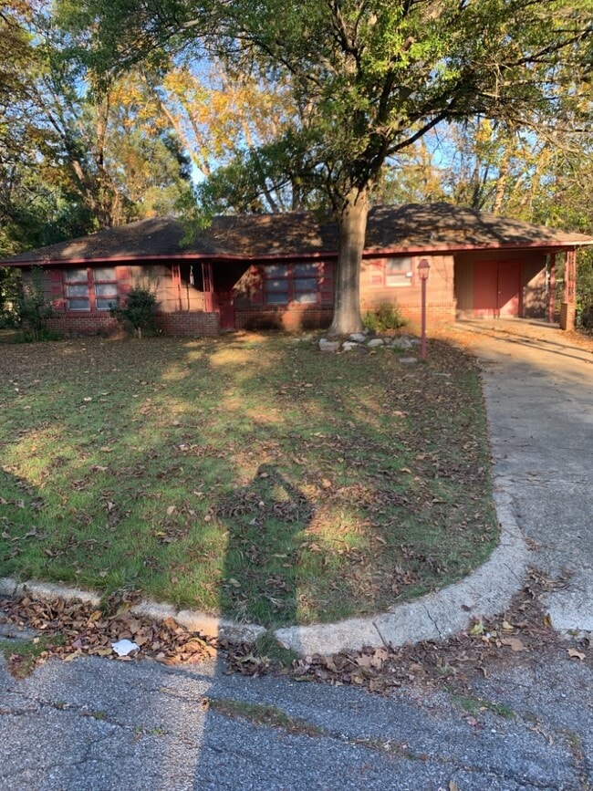 property at 3735 Bridlewood Dr