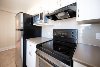 370 Stradbrook Apartment in Winnipeg, MB - Building Photo - Building Photo