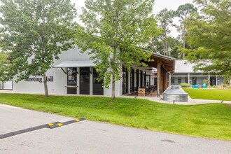 The Dwellings in Tallahassee, FL - Building Photo - Building Photo