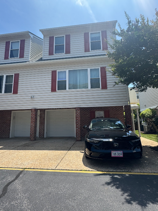 8550 Tidewater Dr in Norfolk, VA - Building Photo