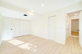 5 Van Buskirk Ave in Stamford, CT - Building Photo - Building Photo