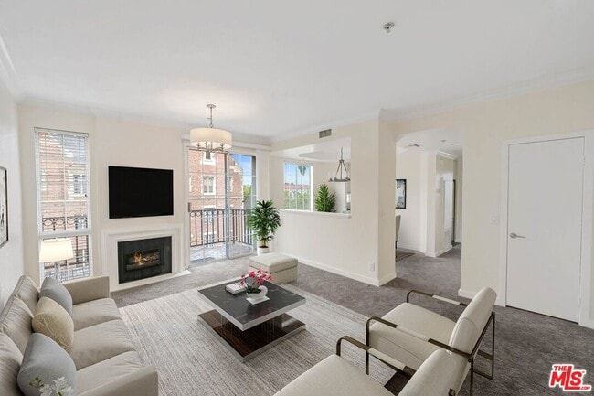 property at 585 N Rossmore Ave