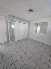 4776 Carver St in Greenacres, FL - Building Photo - Building Photo