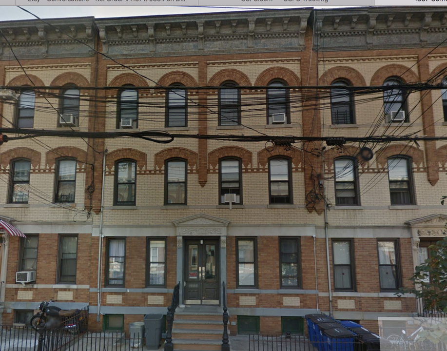 1890 Cornelia St in Ridgewood, NY - Building Photo