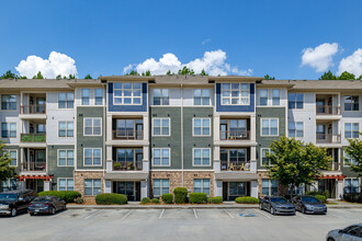 Haven on Peachwood in Atlanta, GA - Building Photo - Building Photo