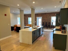 28 W 9th St in Anderson, IN - Building Photo