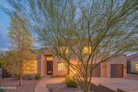 18011 N 14th Pl in Phoenix, AZ - Foto de edificio - Building Photo