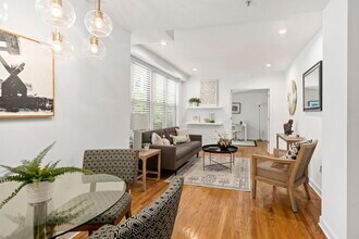 1445 N St NW, Unit 205 in Washington, DC - Building Photo - Building Photo