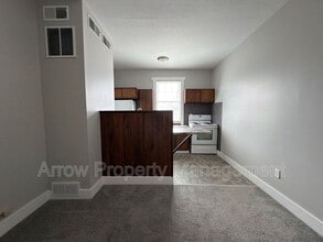 2004 S 10th St in Lincoln, NE - Building Photo - Building Photo