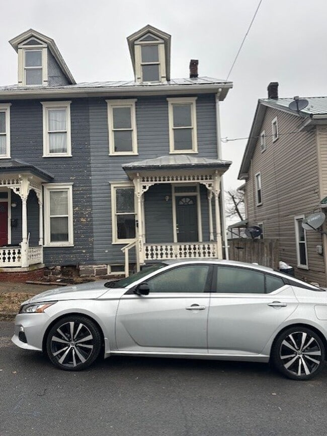 property at 432 Mulberry St