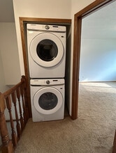 8554 S Pond Trl in Champlin, MN - Foto de edificio - Building Photo