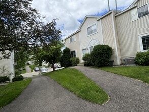 13105 Murdock Terrace in Eden Prairie, MN - Building Photo - Building Photo