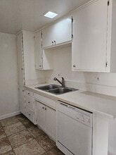 20810 Amie Ave, Unit 9 in Torrance, CA - Building Photo - Building Photo