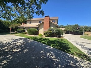 5501 10th Ave in Hanford, CA - Building Photo - Building Photo
