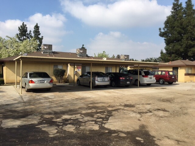 4801 Buckley Way in Bakersfield, CA - Foto de edificio - Building Photo