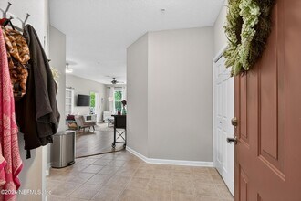 7801 Point Meadows Dr, Unit 1205 in Jacksonville, FL - Foto de edificio - Building Photo