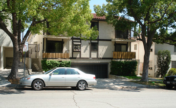 634 E Angeleno Ave in Burbank, CA - Building Photo - Building Photo