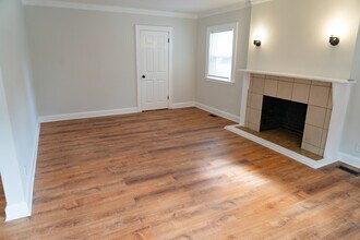 5536 Paseo Blvd, Unit 5538 in Kansas City, MO - Foto de edificio - Building Photo