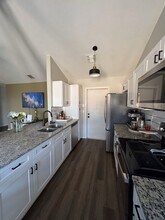 7427 Slippery Elm St in San Antonio, TX - Building Photo - Building Photo