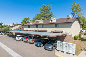 Breckenridge Townhomes in Gilbert, AZ - Building Photo - Building Photo