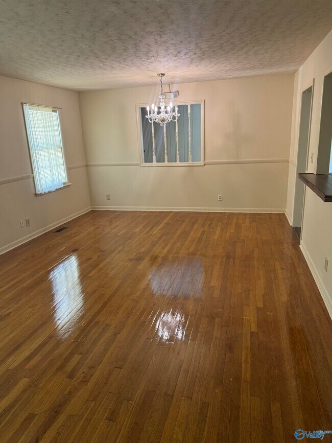 3913 Battlefield Dr NW in Huntsville, AL - Building Photo - Building Photo