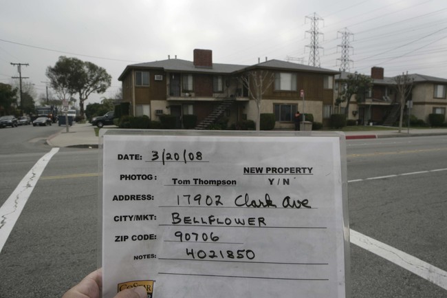 17902-17906 Clark Ave in Bellflower, CA - Foto de edificio - Other