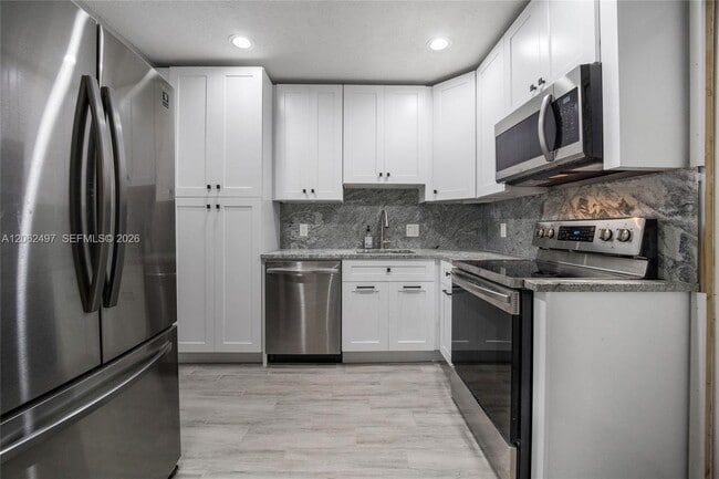 property at 15391 S Dixie Hwy