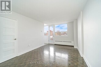 1500 Bathurst St in Toronto, ON - Building Photo - Building Photo